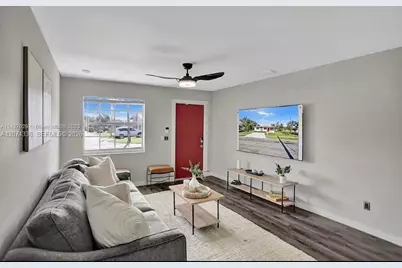 302 NW 9th St, Hallandale Beach, FL 33009 - Photo 4