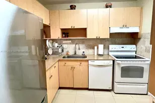 981 Hillcrest Ct, Hollywood, FL 33021 - Photo 2
