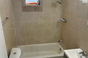 1545 NW 1st St, Miami, FL 33125 - Photo 8