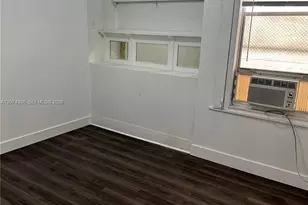 1545 NW 1st St, Miami, FL 33125 - Photo 6