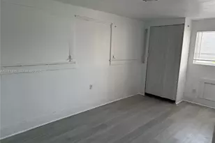 1545 NW 1st St, Miami, FL 33125 - Photo 16