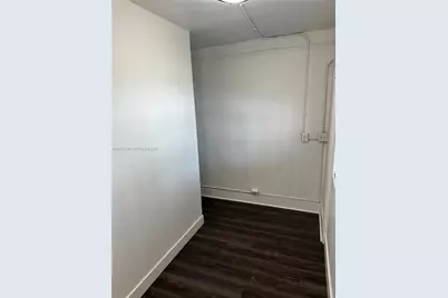 1545 NW 1st St #1537, Miami, FL 33125 - Photo 4