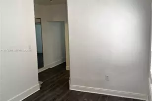1545 NW 1st St, Miami, FL 33125 - Photo 10