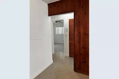512 SW 10th St, Hallandale Beach, FL 33009 - Photo 10