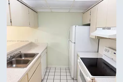 8120 Geneva Ct #250, Doral, FL 33166 - Photo 4