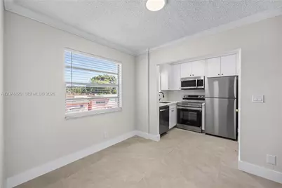 4933 Hollywood Blvd #202, Hollywood, FL 33021 - Photo 2