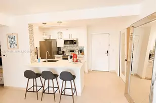 19701 E Country Club Dr, Aventura, FL 33180 - Photo 4