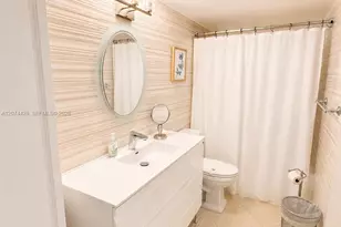 19701 E Country Club Dr, Aventura, FL 33180 - Photo 14