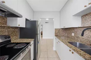 5420 Hollywood Blvd, Hollywood, FL 33021 - Photo 2