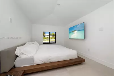 900 W 47th Ct, Miami Beach, FL 33140 - Photo 4