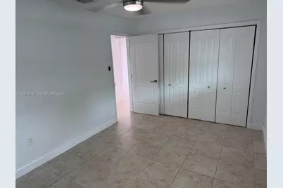 1000 NW 76th Ter, Pembroke Pines, FL 33024 - Photo 8