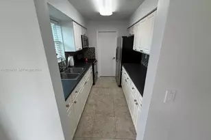 1000 NW 76th Terrace, Pembroke Pines, FL 33024 - Photo 4