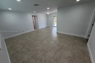 1000 NW 76th Terrace, Pembroke Pines, FL 33024 - Photo 8