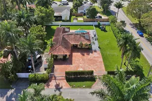 2 NE 160th St, Miami, FL 33162 - Photo 2