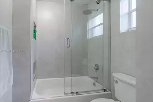 5561 SW 13th St, Plantation, FL 33317 - Photo 14
