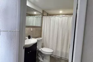 2000 NE 135th St, North Miami, FL 33181 - Photo 10
