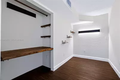 6423 Collins Ave #1702, Miami Beach, FL 33141 - Photo 18
