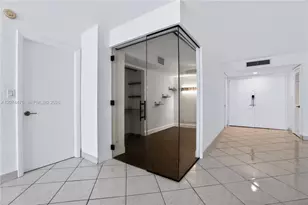 6423 Collins Ave, Miami Beach, FL 33141 - Photo 16