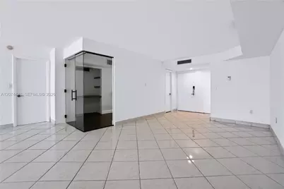 6423 Collins Ave #1702, Miami Beach, FL 33141 - Photo 12