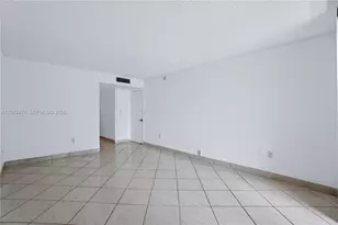 6423 Collins Ave, Miami Beach, FL 33141 - Photo 46