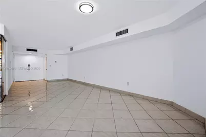 6423 Collins Ave #1702, Miami Beach, FL 33141 - Photo 10
