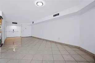 6423 Collins Ave, Miami Beach, FL 33141 - Photo 10