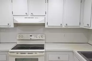 1300 NE Miami Gardens Dr, Miami, FL 33179 - Photo 8