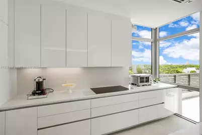 515 Valencia Ave #601, Coral Gables, FL 33134 - Photo 14