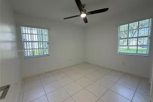 423 NE 210th Cir Terrace, Miami, FL 33179 - Photo 10