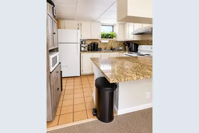 8290 Lake Dr #426, Doral, FL 33166 - Photo 2