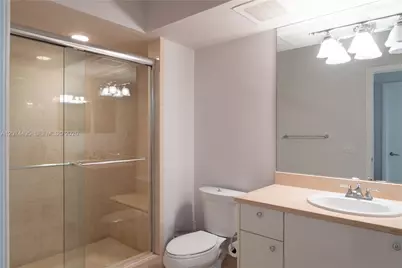 20000 E Country Club Dr #307, Aventura, FL 33180 - Photo 8