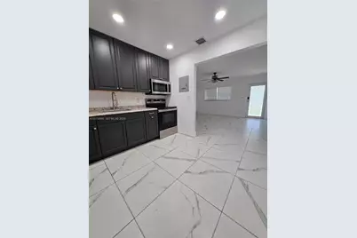 154 NW 14th Way #B, Dania Beach, FL 33004 - Photo 2