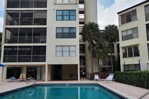 2309 S Cypress Bend Dr, Pompano Beach, FL 33069 - Photo 18
