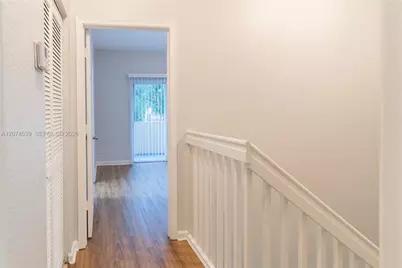 806 N Santa Catalina Cir, North Lauderdale, FL 33068 - Photo 18