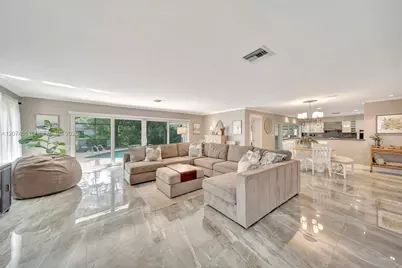 560 W Tropical Way, Plantation, FL 33317 - Photo 18