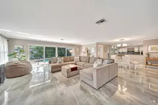 560 W Tropical Way, Plantation, FL 33317 - Photo 18