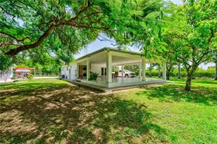 19651 SW 168th St, Miami, FL 33187 - Photo 2