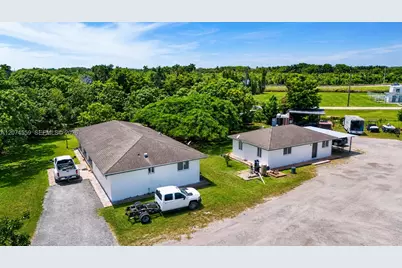 19651 SW 168th St, Miami, FL 33187 - Photo 4