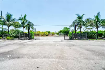 196Xx SW 168, Homestead, FL 33187 - Photo 24