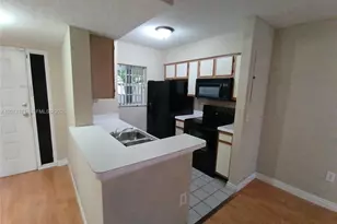 2871 N Oakland Forest Dr, Oakland Park, FL 33309 - Photo 8