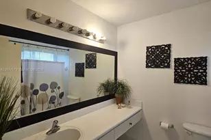 126 Hidden Ct Rd, Hollywood, FL 33023 - Photo 8