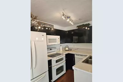 126 Hidden Ct Rd #27-D, Hollywood, FL 33023 - Photo 6