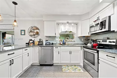 1540 NE 34th St, Pompano Beach, FL 33064 - Photo 16