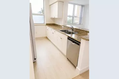 19501 W Country Club Dr #408, Aventura, FL 33180 - Photo 2
