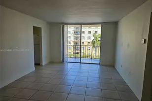 9320 Fontainebleau Blvd, Miami, FL 33172 - Photo 4