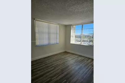 9320 Fontainebleau Blvd #401, Miami, FL 33172 - Photo 12
