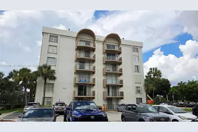 9320 Fontainebleau Blvd #401, Miami, FL 33172 - Photo 1