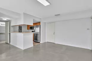 816 NW 11th St, Miami, FL 33136 - Photo 6