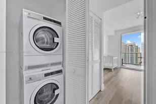 300 S Biscayne Blvd, Miami, FL 33131 - Photo 26