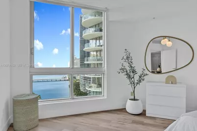 300 S Biscayne Blvd #T-1708, Miami, FL 33131 - Photo 14